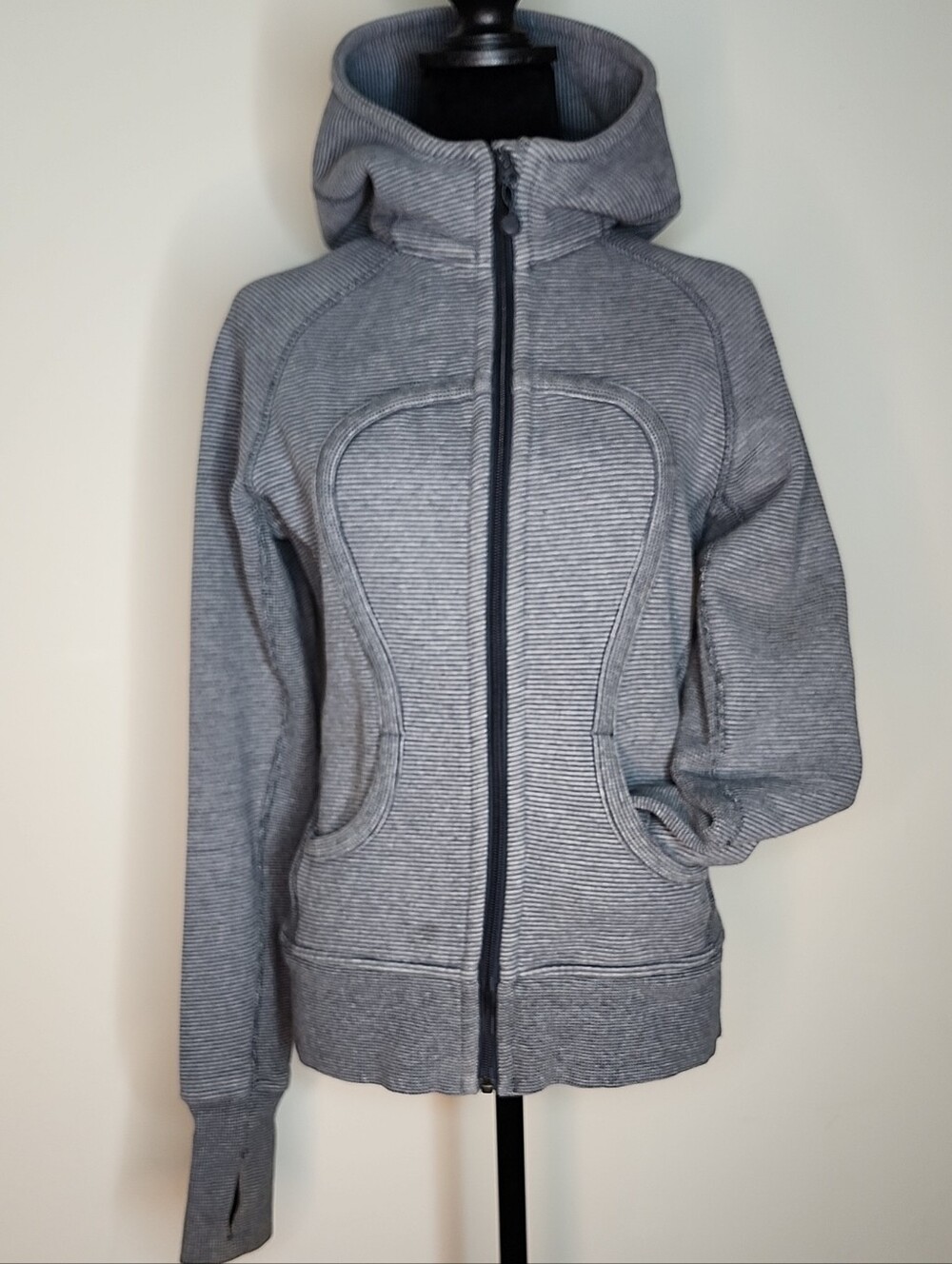 Lululemon Scuba Hoodie Size 6 Gray Blue Striped Heavyweight Full Zip Thumbholes